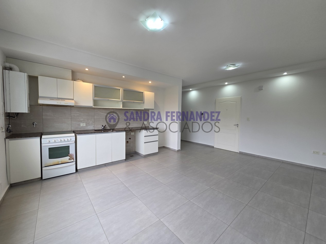 Rio Negro Cipolletti Alquiler Departamento 1 dormitorio  con cohcera