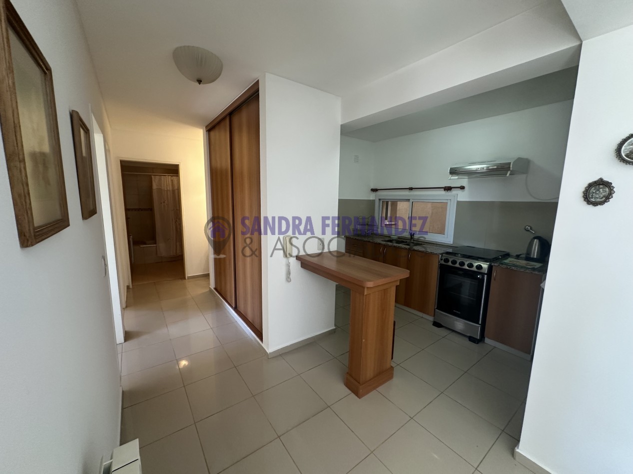 Neuquen. Alquiler. Departamento 2 dormitorios amoblado. Cochera. Barrio Santa Genoveva