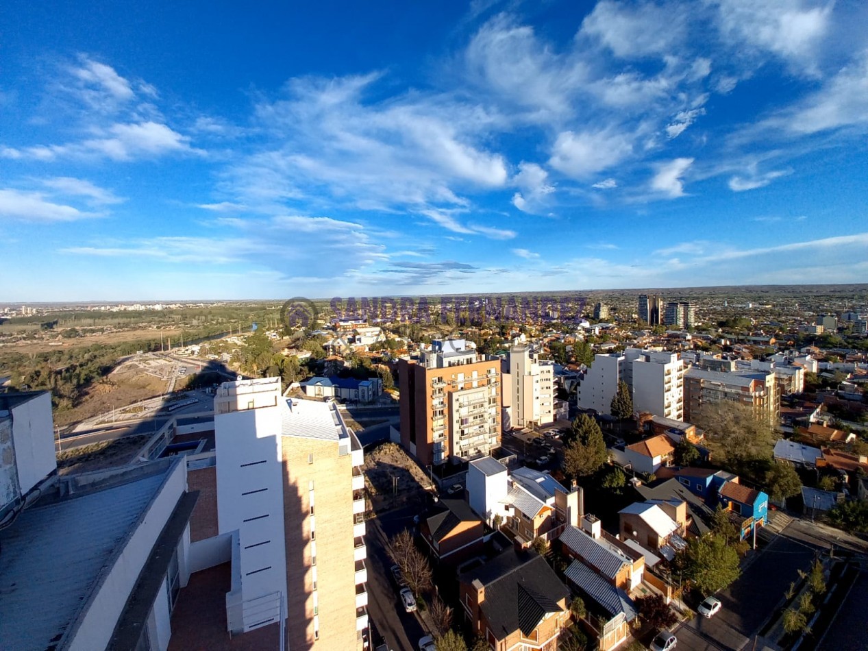 Neuquen. Venta. Semipiso Departamento frente a Legislatura de Neuquen. 