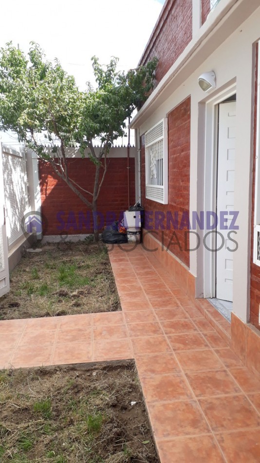 Plottier Alquiler Casa en una sola planta 