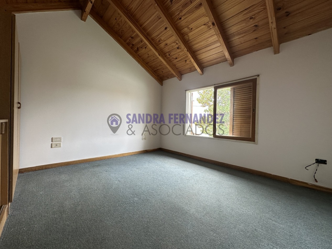 Neuquen Alquiler Loft 1 dormitorio con entrada para vehiculo