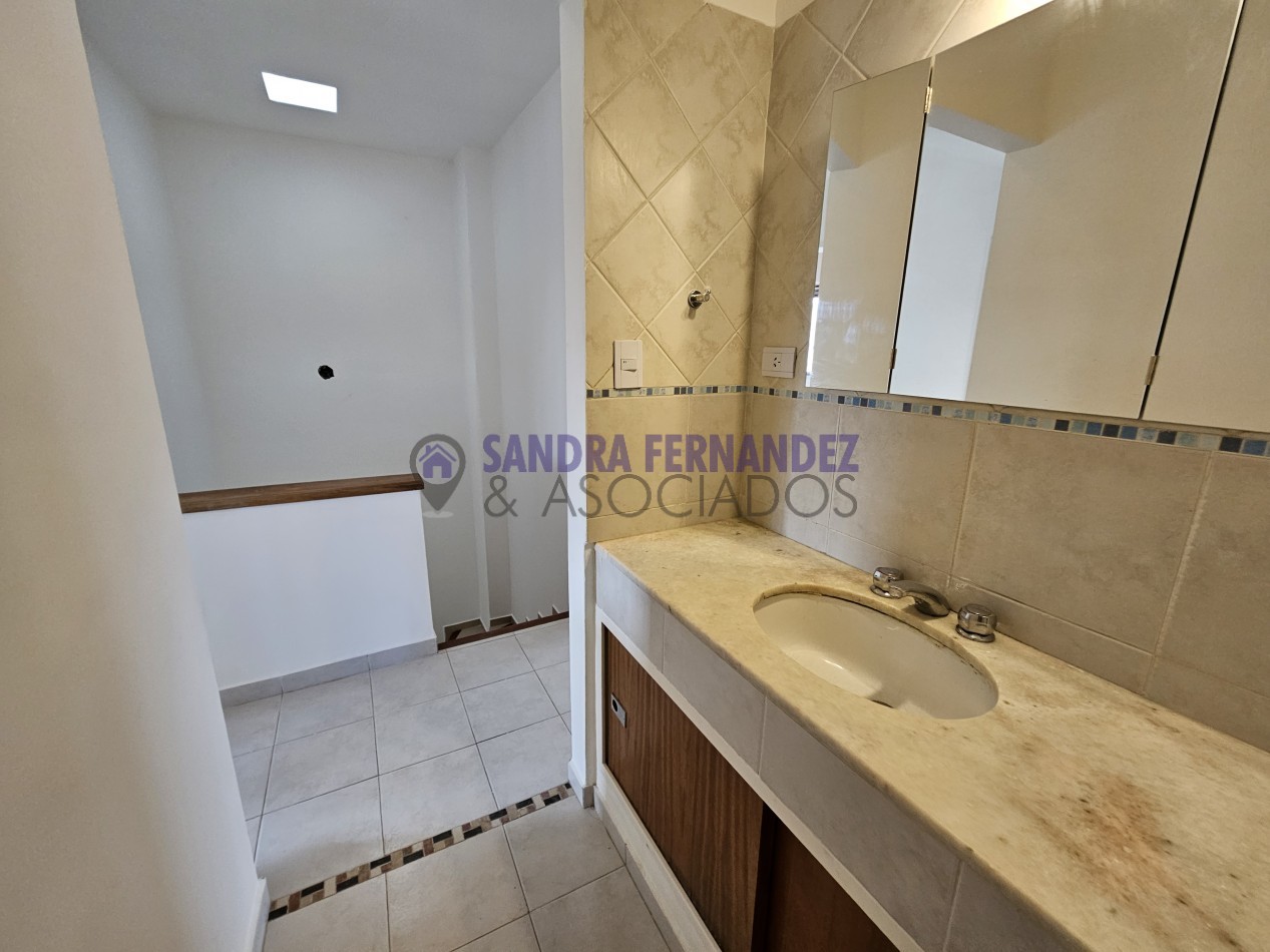 Neuquen. Alquiler. Duplex 3 dormitorios. Barrio Maria Auxiliadora