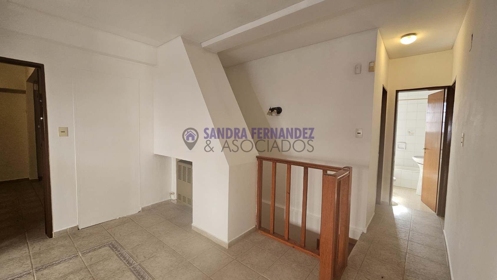 Neuquen. Venta Casa Barrio Santa Genoveva Salida por dos calles