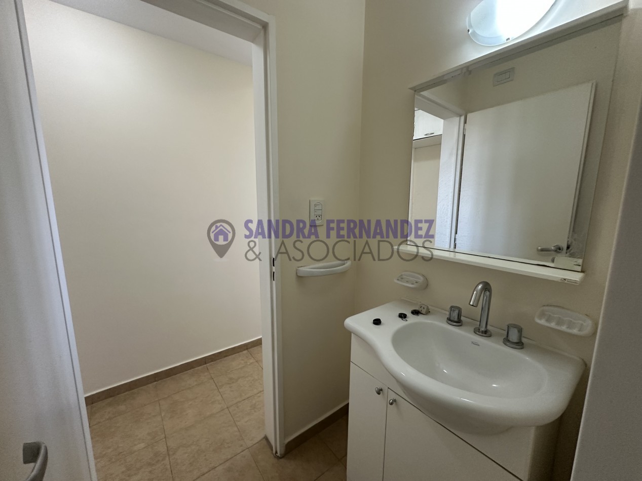 Neuquen Venta Santa Genoveva Departamento 2 dormitorios. Cochera Baulera 