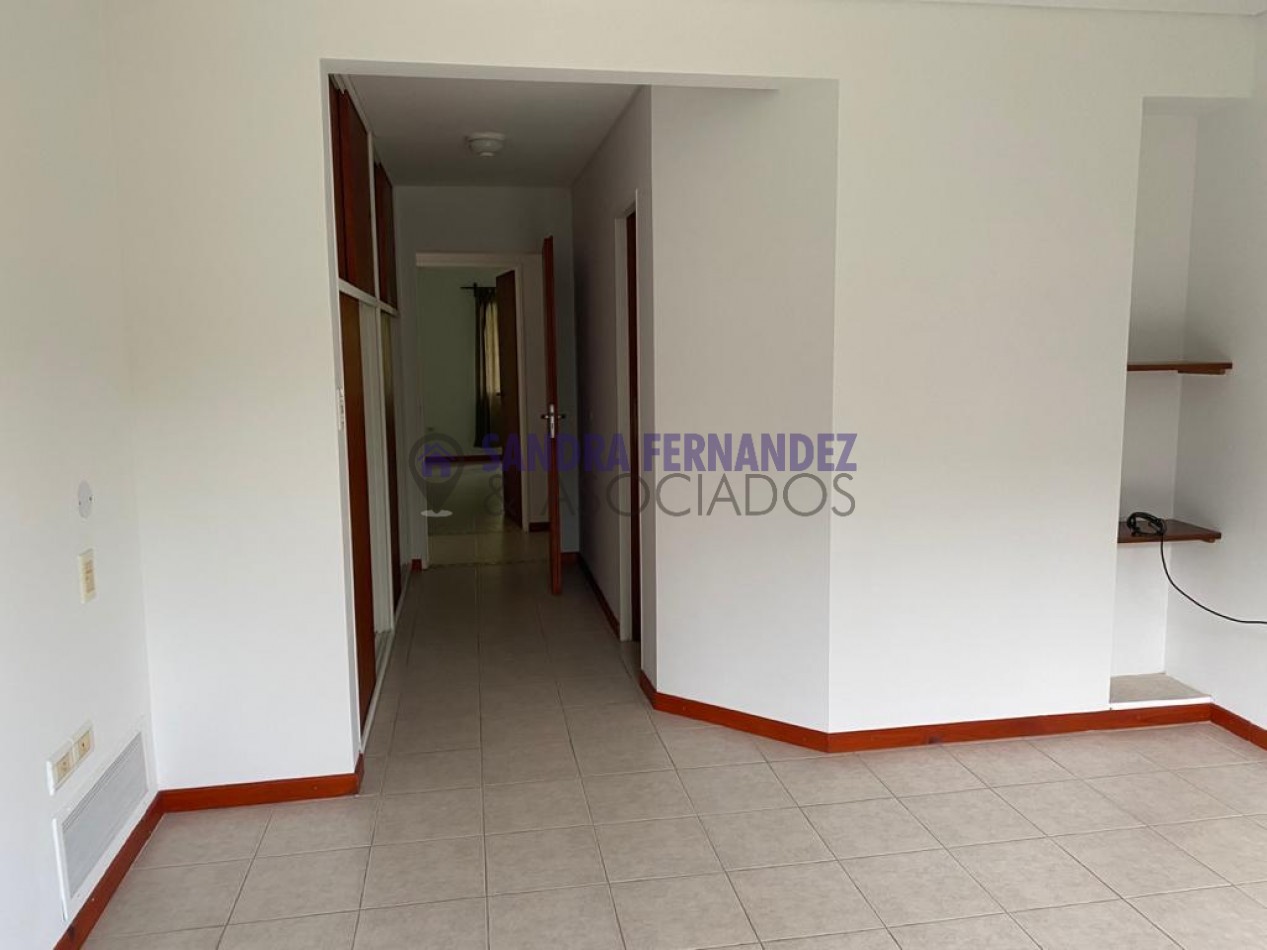 Neuquen. Alquiler Casa 2 dormitorios (suite) en una sola planta. Barrio Rincon Club de Campo