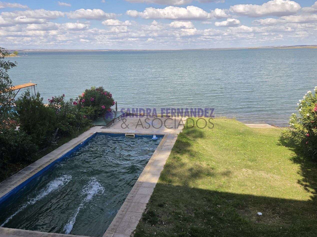 Rio Negro Cinco Saltos Lago Pellegrini Casa 2 dormitorios amoblada con vista al Lago