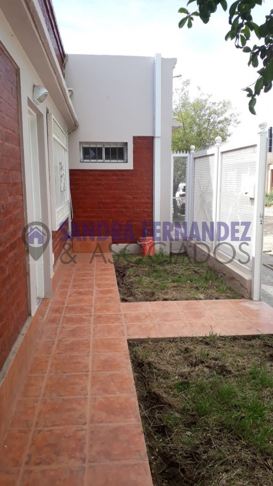 Plottier Alquiler Casa en una sola planta 