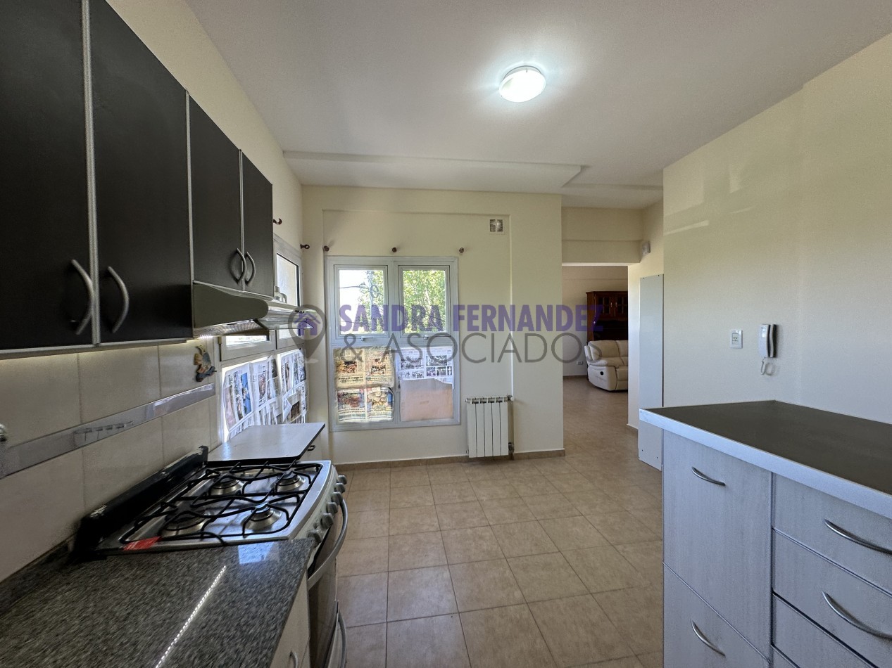 Neuquen Venta Santa Genoveva Departamento 2 dormitorios. Cochera Baulera 