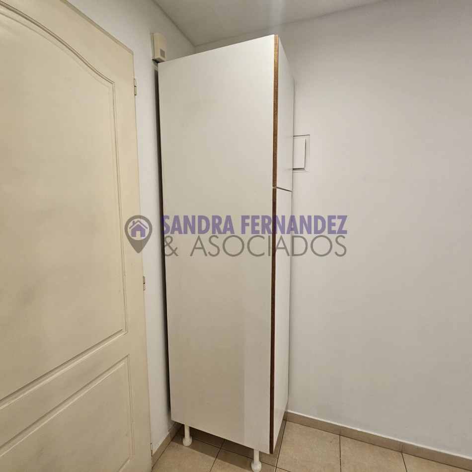 Neuquen. Alquiler Departamento 1 dormitorio en suite, amoblado con cochera cubierta.