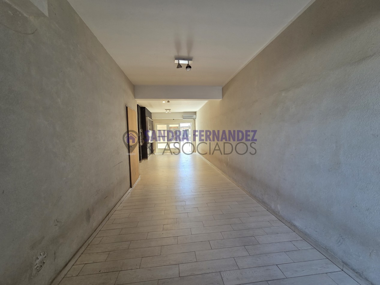 Neuquen. Alquiler. Casa 3 dormitorios suite, con piscina. 
