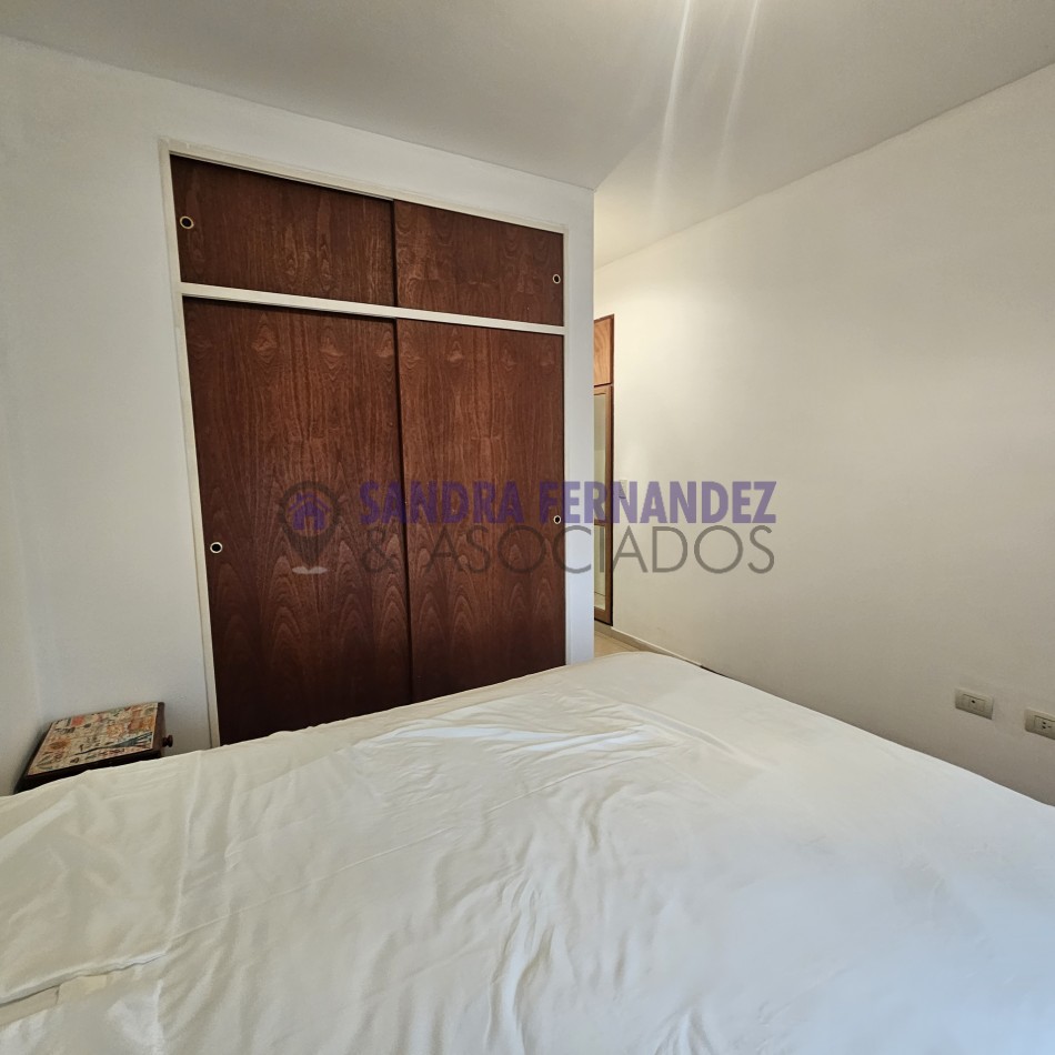 Neuquen. Alquiler Departamento 1 dormitorio en suite, amoblado con cochera cubierta.