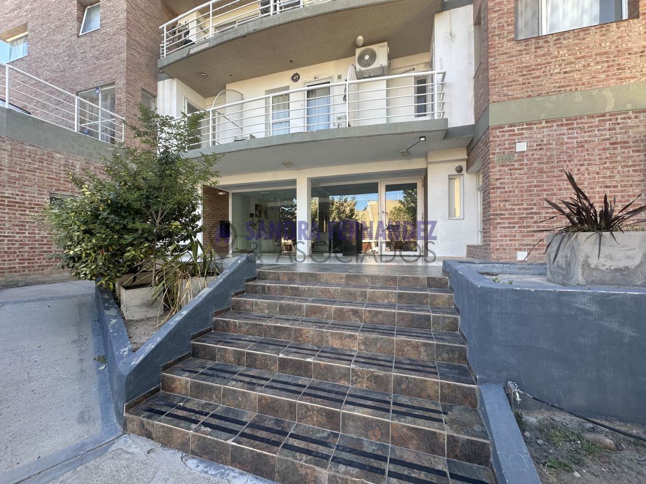Neuquen. Alquiler. Departamento 2 dormitorios amoblado. Cochera. Barrio Santa Genoveva