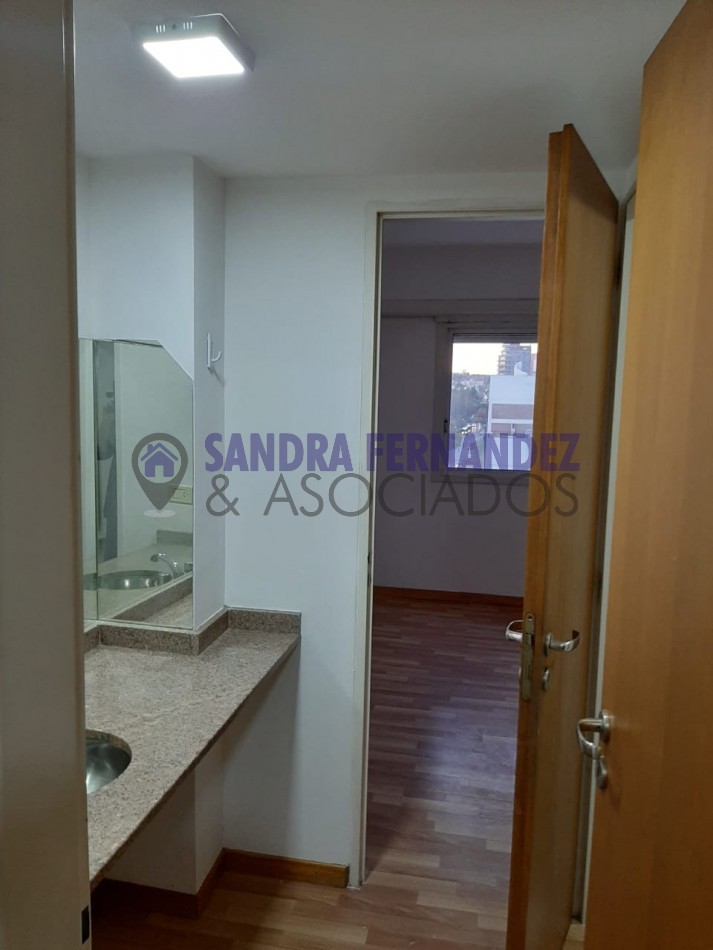 Neuquen. Alquiler. Departamento 2 dormitorios con cochera Zona Policlinico/Hospital Castro Rendon