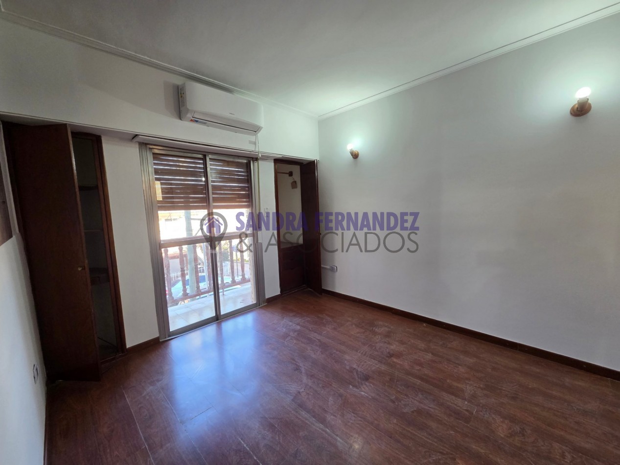 Neuquen Alquiler Duplex 3 dormitorios entrada para vehiculo con rejas