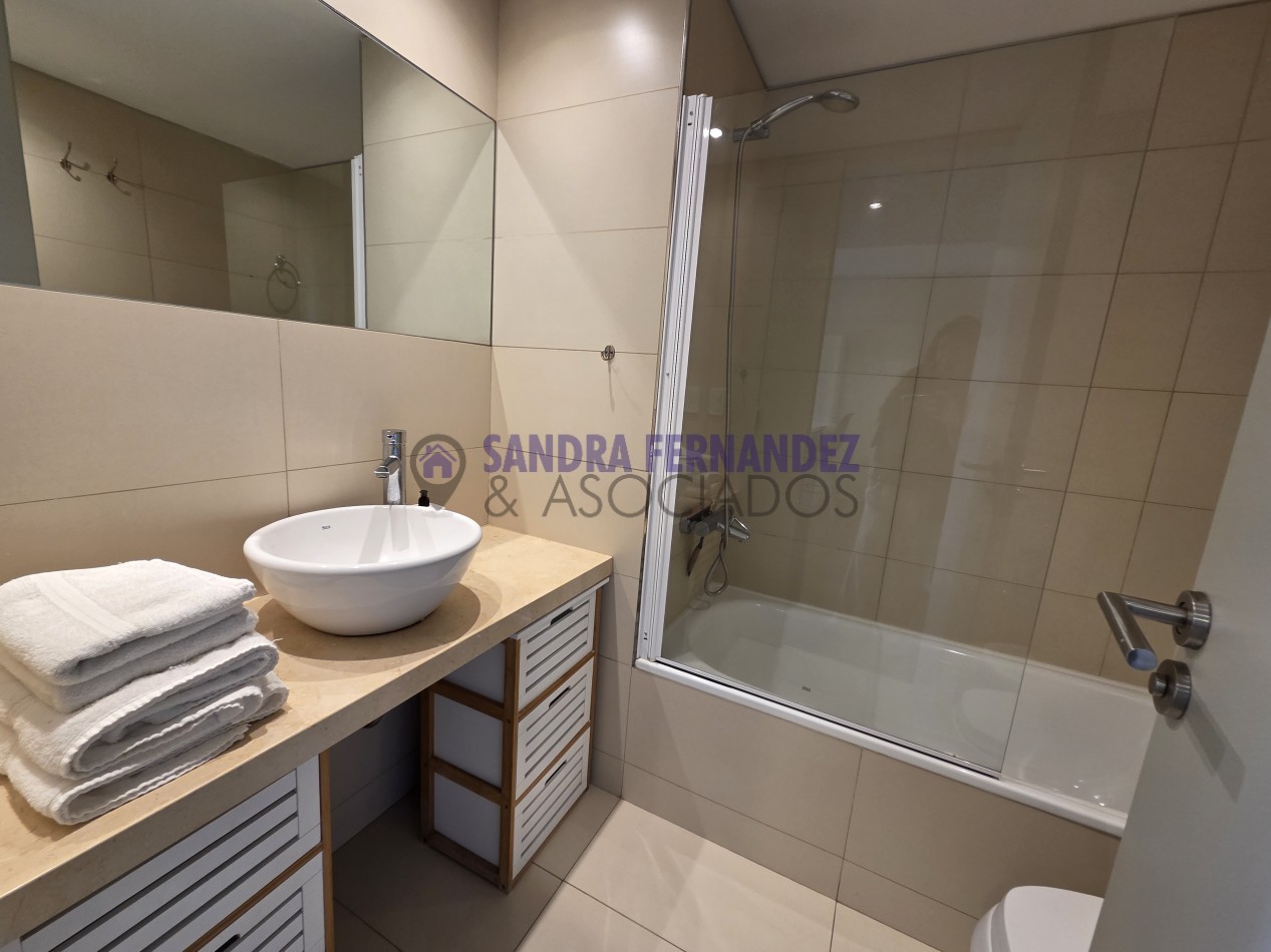 Buenos Aires. CABA. San Telmo. Torre Quartier San Telmo. Cercano a: UADE-UCA-UTN 1 dormitorio Cochera Opcional