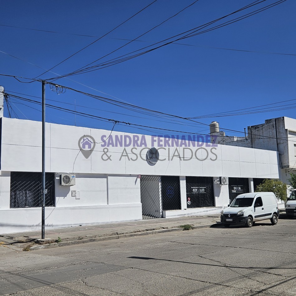 Neuquen. Local comercial- Oficina. 300 m2Apto Gastronomia en el centro del Bajo de la ciudad de Neuquen