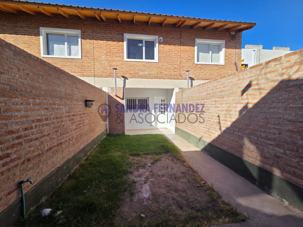 Neuquen Alquiler Duplex 2 dormitorios entrada para un auto