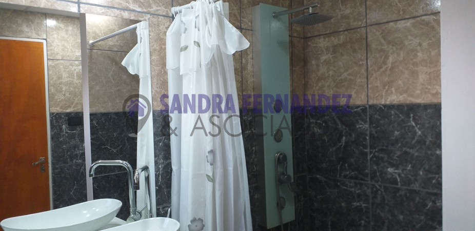 Neuquen. Centenario. Alquiler. Departamento amplio 1 dormitorio. 