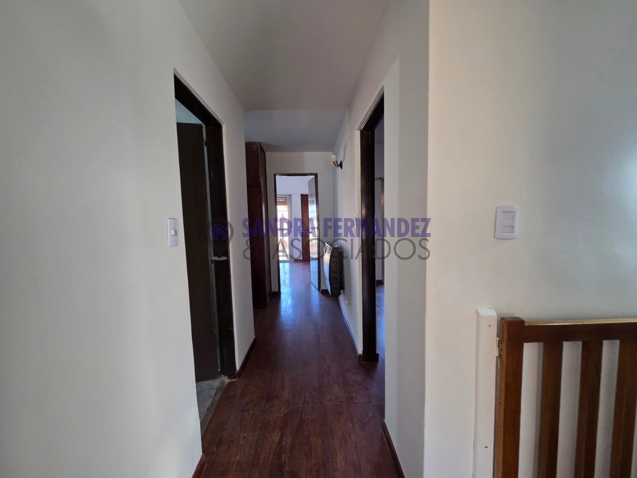 Neuquen Alquiler Duplex 3 dormitorios entrada para vehiculo con rejas