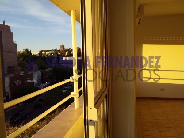 Neuquen. Alquiler Departamento 1 dorm Zona San Lucas. B° Maria Auxiliadora
