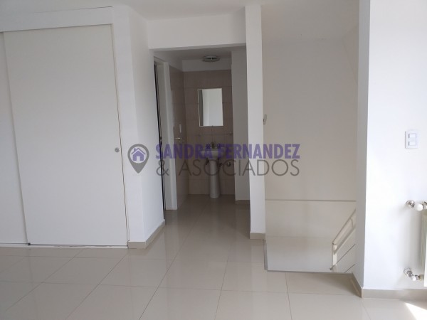 Neuquen, Alquiler, Semipiso 2 dormitorios en suite, Barrio Santa Genoveva