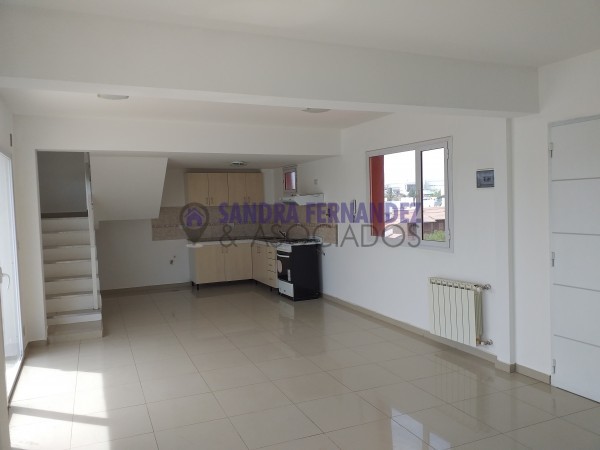 Neuquen, Alquiler, Semipiso 2 dormitorios en suite, Barrio Santa Genoveva