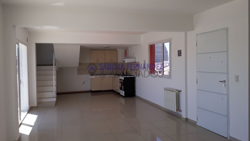 Neuquen, Alquiler, Semipiso 2 dormitorios en suite, Barrio Santa Genoveva