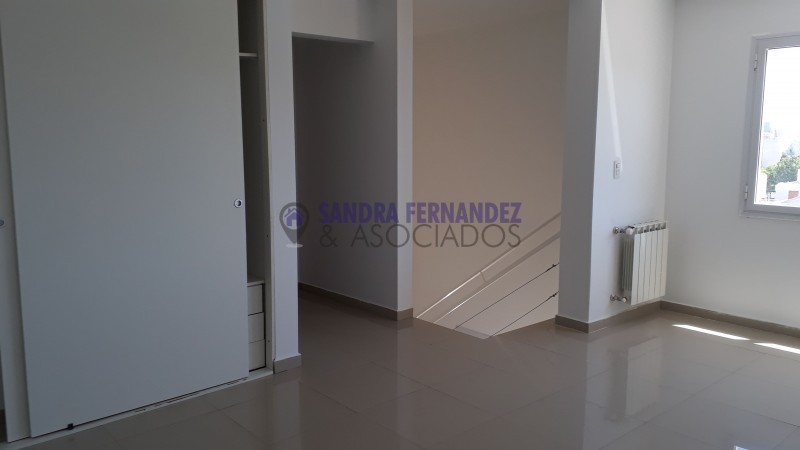 Neuquen, Alquiler, Semipiso 2 dormitorios en suite, Barrio Santa Genoveva