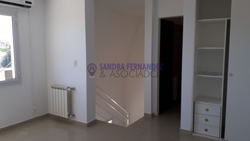 Neuquen, Alquiler, Semipiso 2 dormitorios en suite, Barrio Santa Genoveva