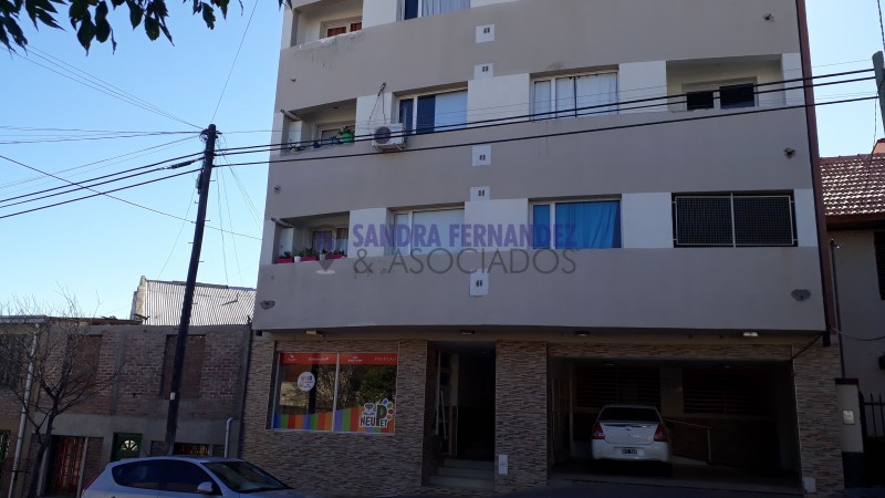 Neuquen, Alquiler, Semipiso 2 dormitorios en suite, Barrio Santa Genoveva