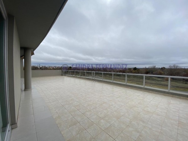 Neuquen Venta Departamento Semi piso. Paseo de la Costa. Ribera Urbana. Penthouse 3 dormitorios suite 2 cocheras