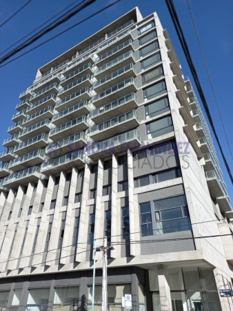 Neuquen, Alquiler. 1 dormitorio.  Edifico Plaza Club