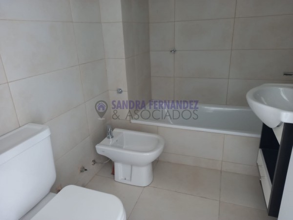 Neuquen, Alquiler. 1 dormitorio en Suite. A ESTRENAR Edifico Plaza Club