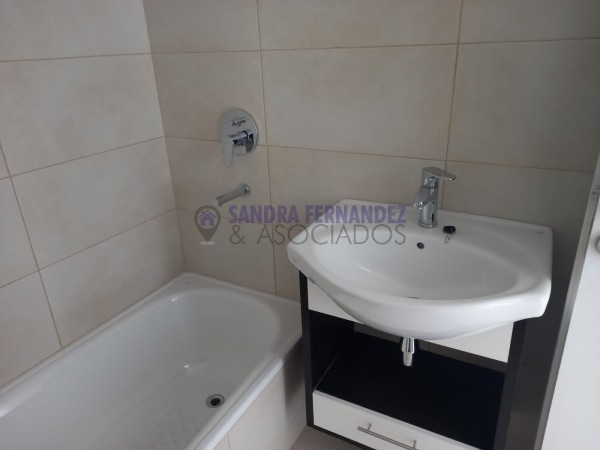 Neuquen, Alquiler. 1 dormitorio en Suite. A ESTRENAR Edifico Plaza Club