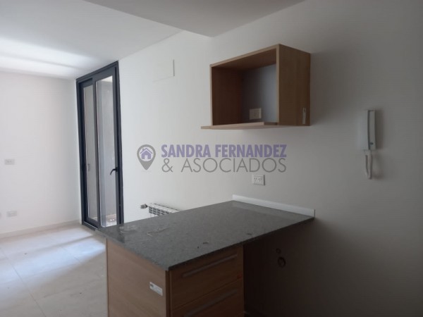 Neuquen, Alquiler. 1 dormitorio en Suite. A ESTRENAR Edifico Plaza Club