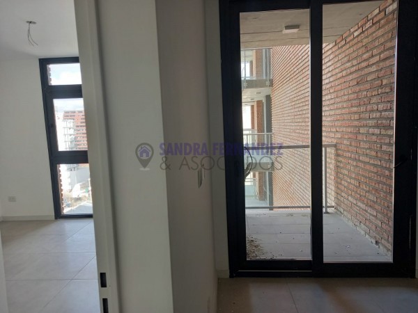 Neuquen, Alquiler. 1 dormitorio en Suite. A ESTRENAR Edifico Plaza Club