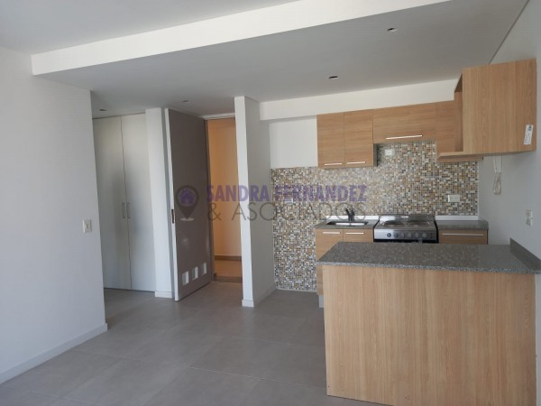 Neuquen, Alquiler. 1 dormitorio en Suite. A ESTRENAR Edifico Plaza Club