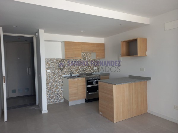 Neuquen, Alquiler. 1 dormitorio en Suite. A ESTRENAR Edifico Plaza Club