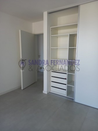 Neuquen, Alquiler. 1 dormitorio.  Edifico Plaza Club