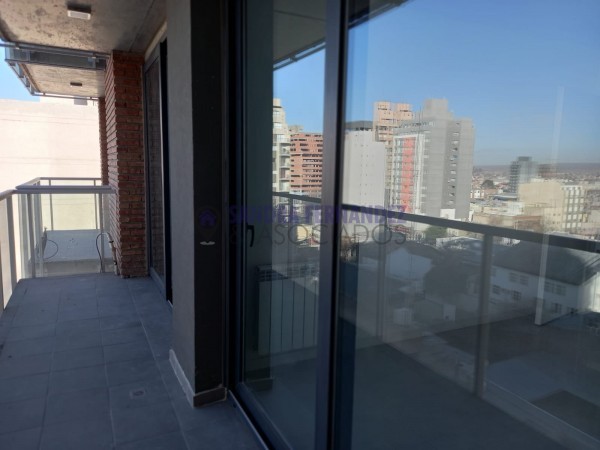 Neuquen, Alquiler. 1 dormitorio.  Edifico Plaza Club