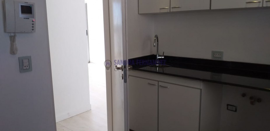 RIO NEGRO, CIPOLLETTI, VENTA. DEPARTAMENTO SEMIPISO TOTALMENTE REMODELADO 3 DORMITORIOS. COMPLEJO ATLAS DEL PARQUE