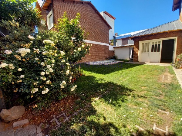 Neuquen. Alquiler Casa 3 dormitorios Casa Barrio Santa Genoveva