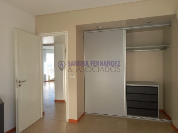 Neuquen. Alquiler. Piso. Santa Genoveva, 3 dormitorios en suite. 