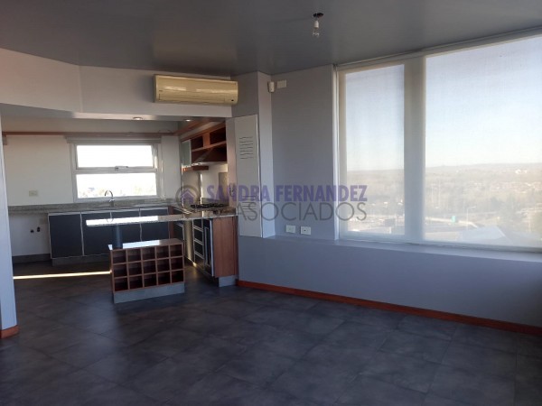 Neuquen. Alquiler. Piso. Santa Genoveva, 3 dormitorios en suite. 