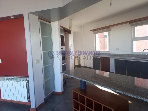 Neuquen. Alquiler. Piso. Santa Genoveva, 3 dormitorios en suite. 