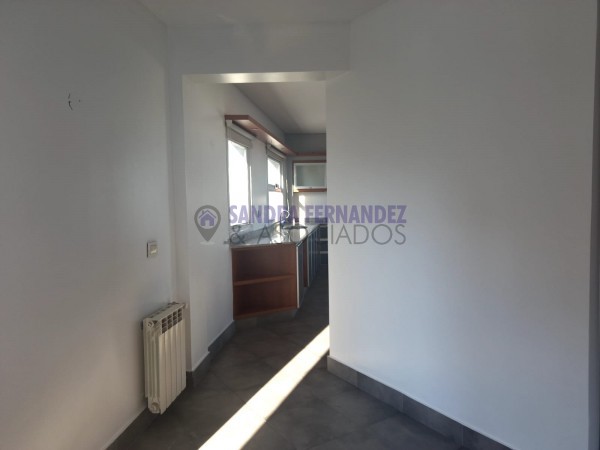 Neuquen. Alquiler. Piso. Santa Genoveva, 3 dormitorios en suite. 