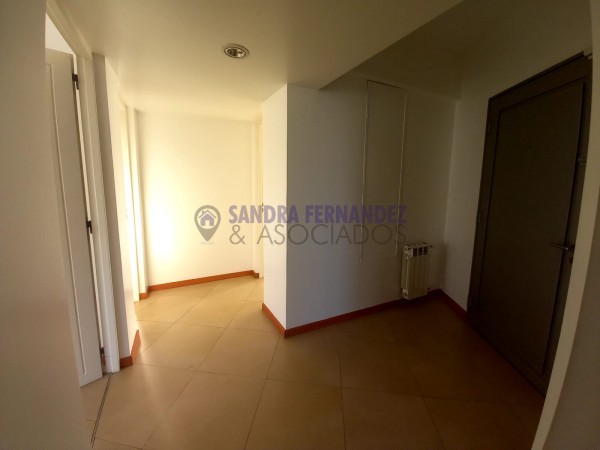 Neuquen. Alquiler. Piso. Santa Genoveva, 3 dormitorios en suite. 