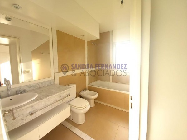 Neuquen. Alquiler. Piso. Santa Genoveva, 3 dormitorios en suite. 