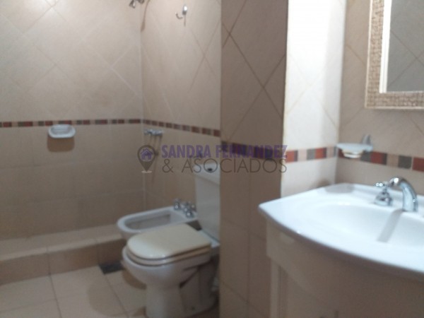 Neuquen. Alquiler Departamento en duplex 2 dormitorios San Martin 1600