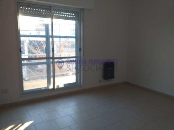 Neuquen. Alquiler Departamento en duplex 2 dormitorios San Martin 1600